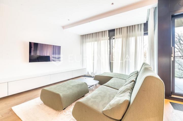 Zagreb, Ribnjak, luksuzni četverosobni stan 130 m², PRVI NAJAM