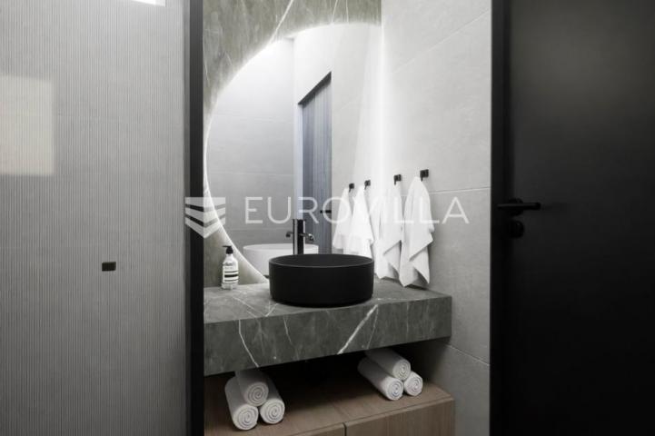 Vodice, NOVOGRADNJA, luksuzna kuća 103,76 m² u nizu s bazenom S4