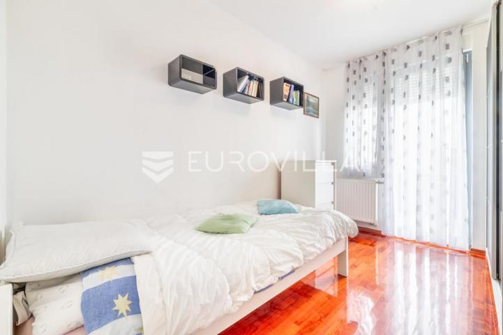 Sesvete, Kašinska, trosoban stan sa vrtom, prizemlje 66 m²