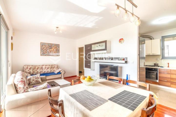 Sesvete, Kašinska, trosoban stan sa vrtom, prizemlje 66 m²