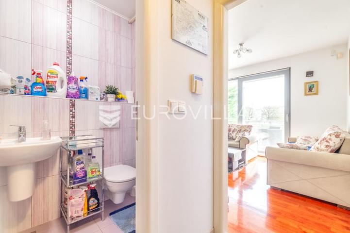 Sesvete, Kašinska, trosoban stan sa vrtom, prizemlje 66 m²