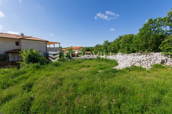Otok Krk, Gostinjac, ucrtana starina i 3 građevinske čestice površine 950 m²