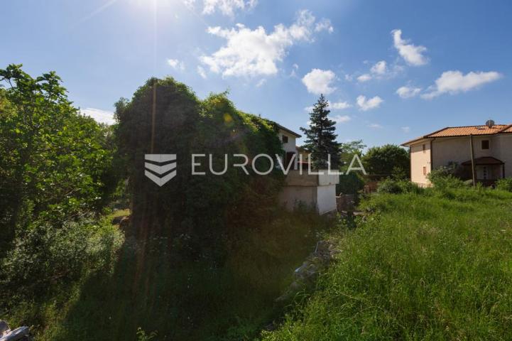 Otok Krk, Gostinjac, ucrtana starina i 3 građevinske čestice površine 950 m²