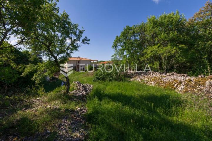 Otok Krk, Gostinjac, ucrtana starina i 3 građevinske čestice površine 950 m²