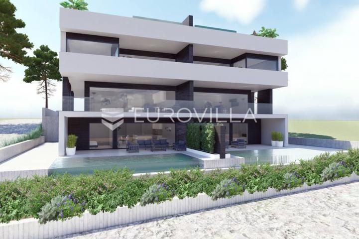 Vinjerac, luksuzan penthouse prvi red do mora sa krovnom terasom 134,85 m²