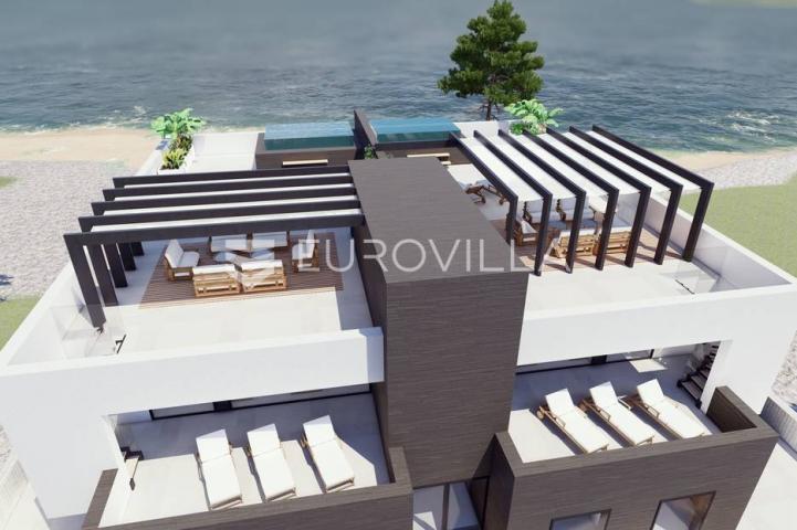 Vinjerac, luksuzan penthouse prvi red do mora sa krovnom terasom 134,85 m²