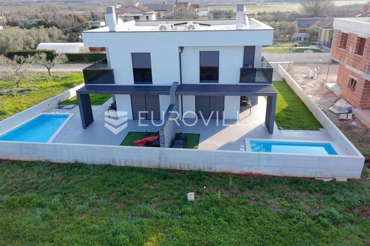 UMAG, Moderna duplex kuća 