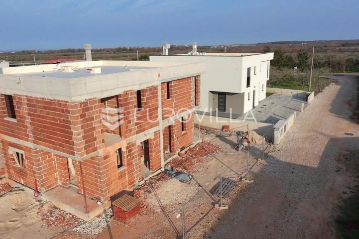 UMAG, Moderna duplex kuća 