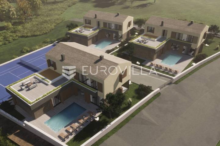 Istra, Gračišće, NOVOGRADNJA, ekskluzivna vila NKP 390 m2 s 2 bazena 