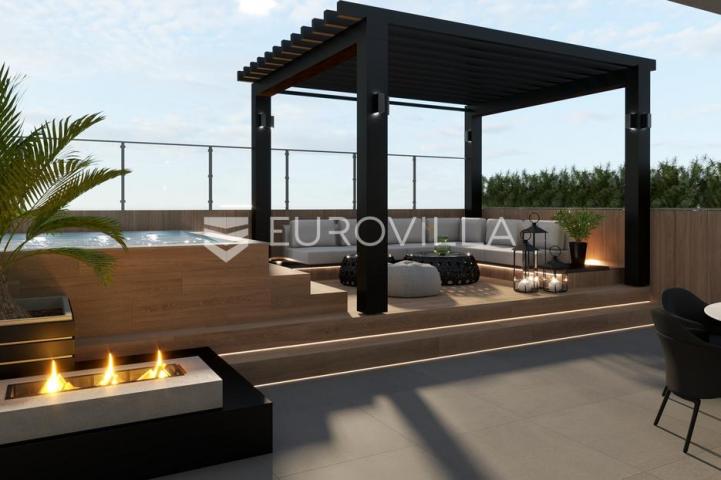 Opatija, višesoban stan 3 garažna parkirna mjesta, neto korisne površine od 201 m², NOVOGRADNJA