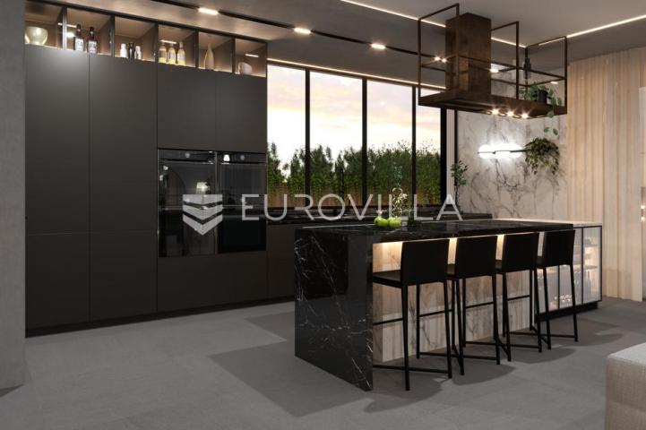 Opatija, višesoban stan 3 garažna parkirna mjesta, neto korisne površine od 201 m², NOVOGRADNJA