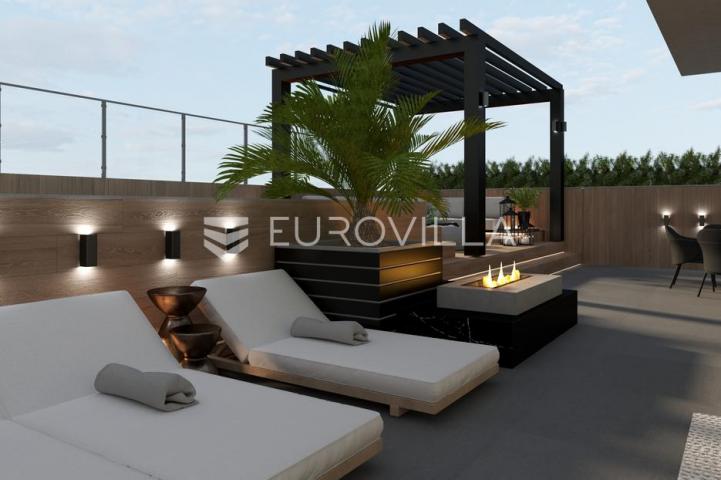 Opatija, višesoban stan 3 garažna parkirna mjesta, neto korisne površine od 201 m², NOVOGRADNJA
