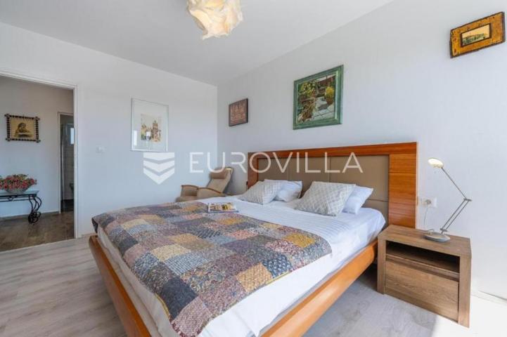 Istra, Duga uvala, vila s bazenom i pogledom na more