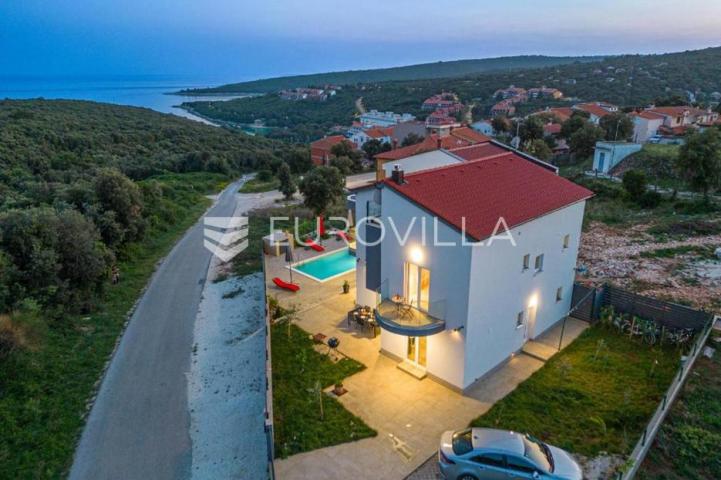 Istra, Duga uvala, vila s bazenom i pogledom na more