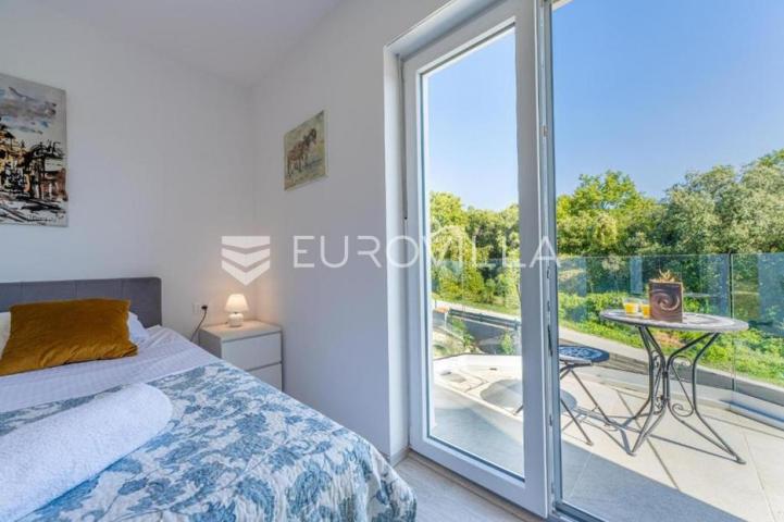 Istra, Duga uvala, vila s bazenom i pogledom na more