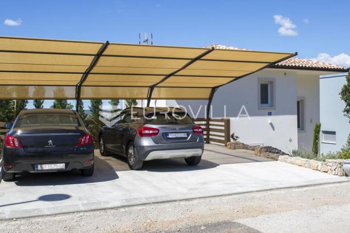 Istra, Labin, prekrasna vila s pogledom na more prepuna sadržaja