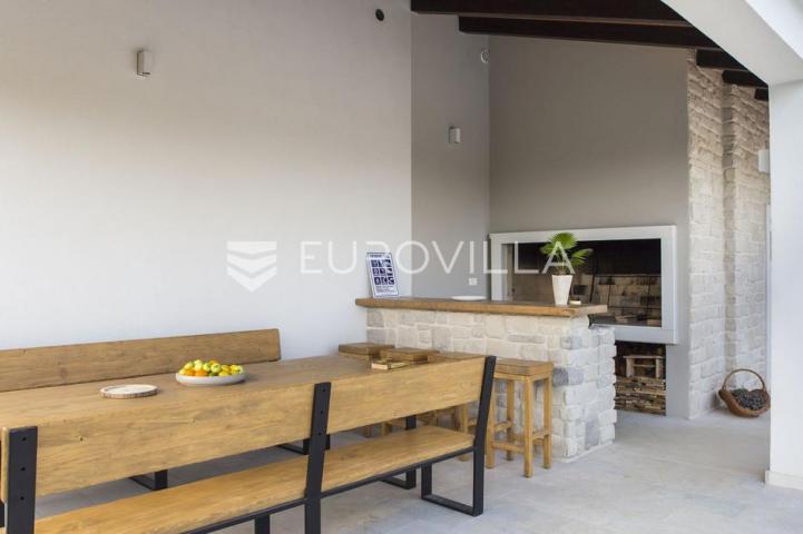 Istra, Labin, prekrasna vila s pogledom na more prepuna sadržaja