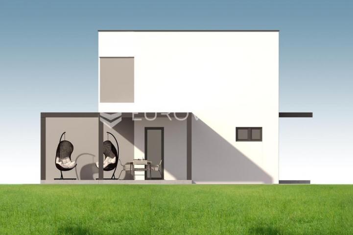 Mandre, trosobni dvoetažni stan s privatnim bazenom i dvorištem u najljepšoj ulici 136,6 m²