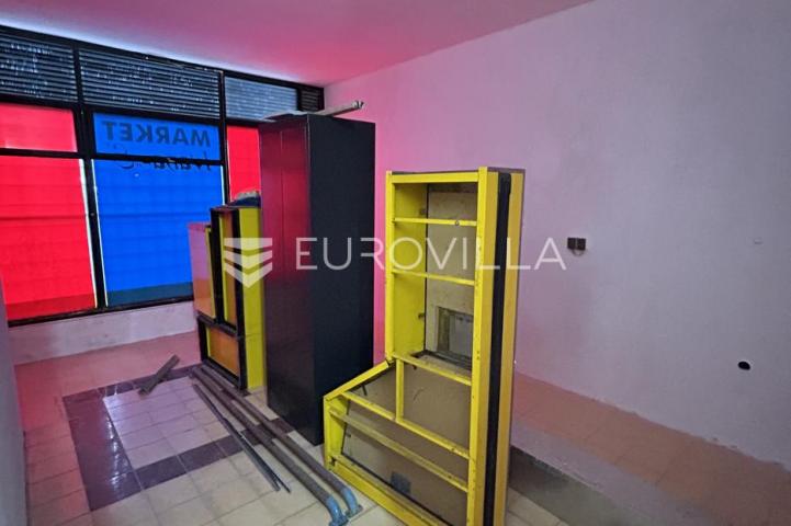 Pula, Stoja - poslovni prostor na frekventnoj lokaciji