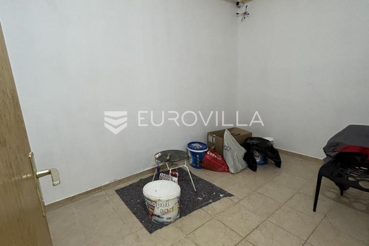 Pula, Stoja - poslovni prostor na frekventnoj lokaciji