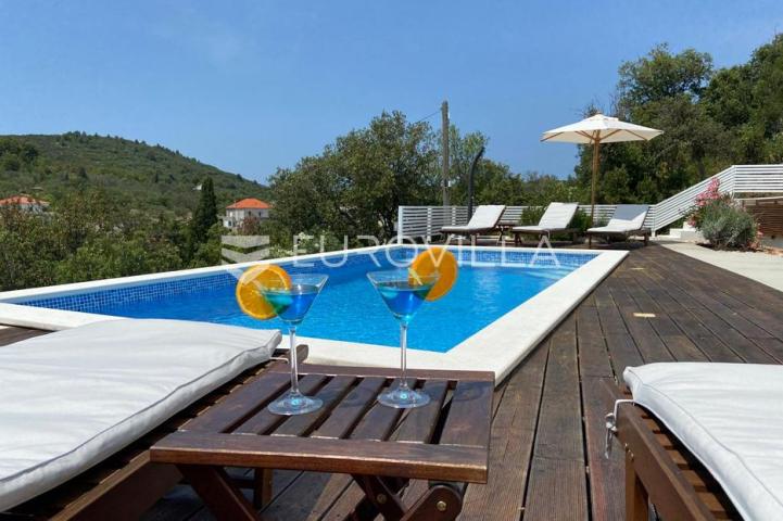 Zadar, Žman dvije moderne vile s bazenima 262 m² i građ zemljište s dozvolom za treću vilu