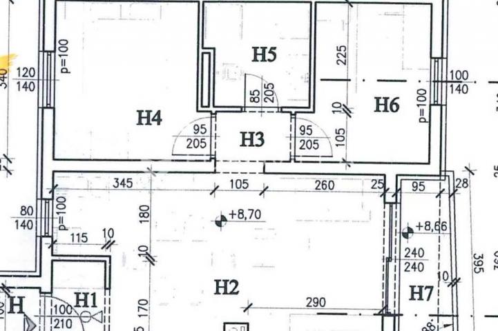 Pula, trosoban stan u  širem centru grada, NKP 53,53 m2