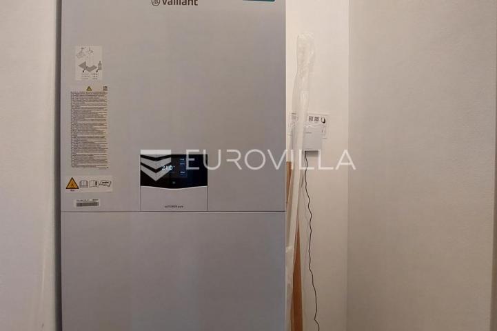 Istra, Šišan, dvojna kuća u mirnom dijelu, otvoren pogled s kata, 2 stana