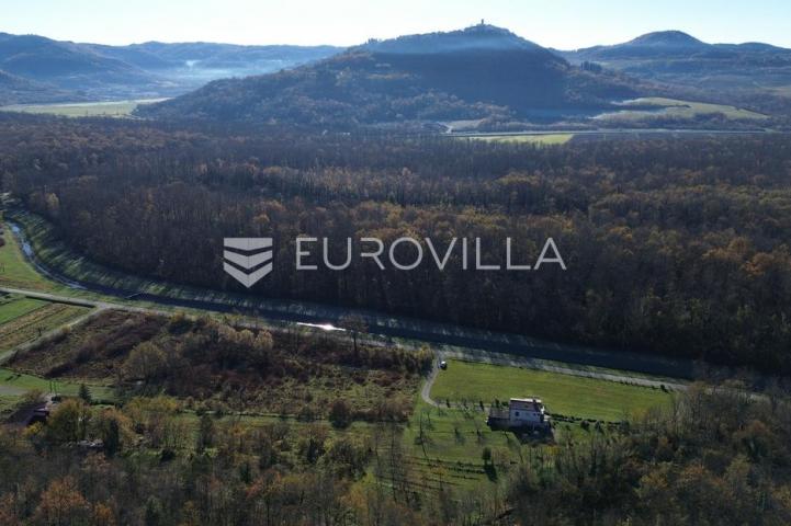 Motovun, Livade, PRILIKA atraktivno građevinsko zemljište