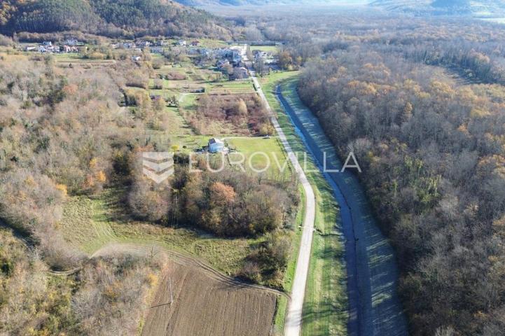 Motovun, Livade, PRILIKA atraktivno građevinsko zemljište