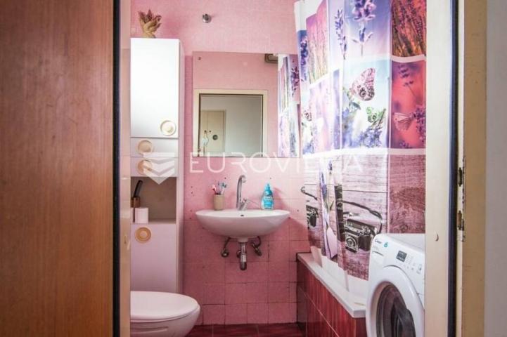Pula, Nova Veruda, četverosobni stan 75.50 m², 45 m² vrta