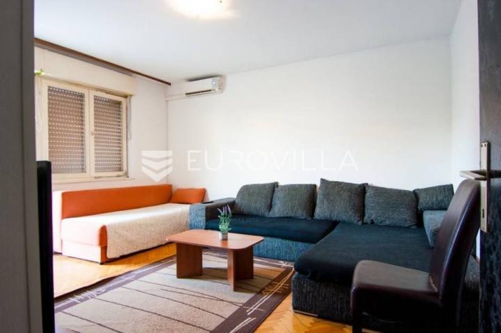 Pula, Nova Veruda, četverosobni stan 75.50 m², 45 m² vrta