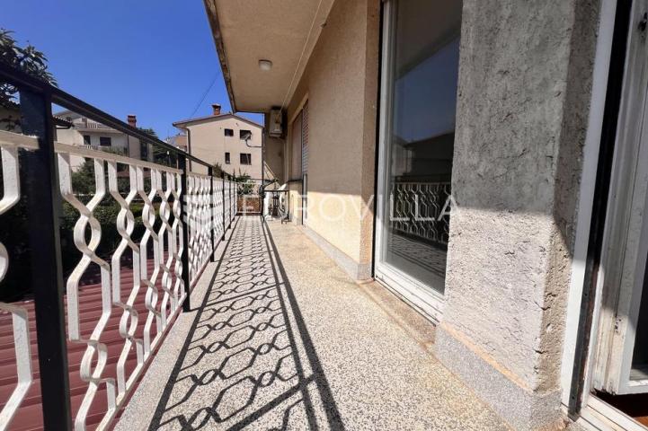 Pula, Nova Veruda, četverosobni stan 75.50 m², 45 m² vrta