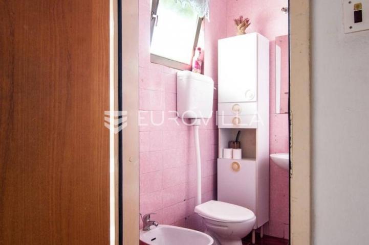 Pula, Nova Veruda, četverosobni stan 75.50 m², 45 m² vrta