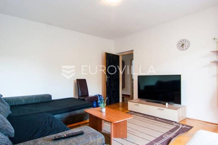 Pula, Nova Veruda, četverosobni stan 75.50 m², 45 m² vrta