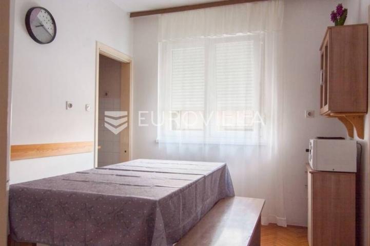Pula, Nova Veruda, četverosobni stan 75.50 m², 45 m² vrta