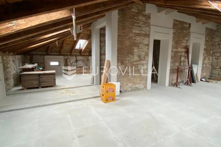 Pula, veliki uredski prostor na dvije etaže 300 m2