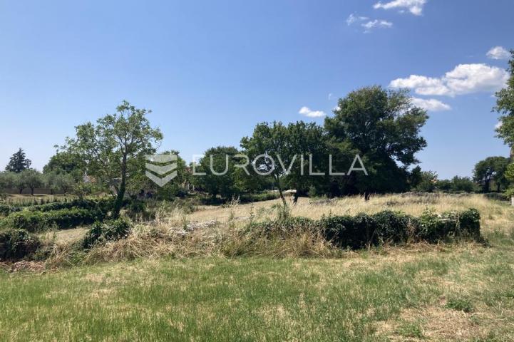 Istra, Puntera, građevinsko zemljište 837 m2 na super lokaciji u centru mjesta