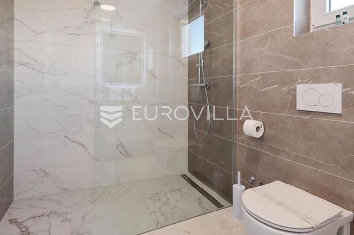 Zadar, Zaton, predivna osunčana vila s bazenom na mirnoj lokaciji