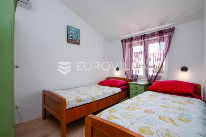 Banjole, prekrasna uređena kuća NKP 350 m2 na velikoj okućnici od 3300 m2