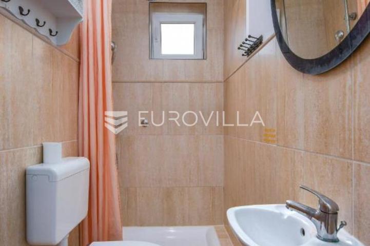 Banjole, prekrasna uređena kuća NKP 350 m2 na velikoj okućnici od 3300 m2