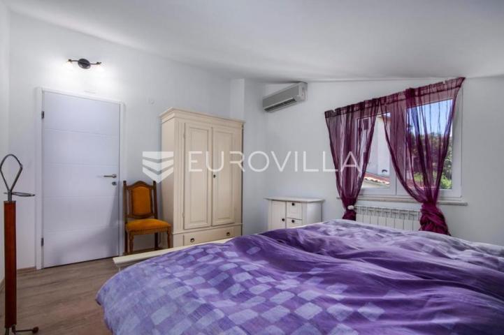 Banjole, prekrasna uređena kuća NKP 350 m2 na velikoj okućnici od 3300 m2