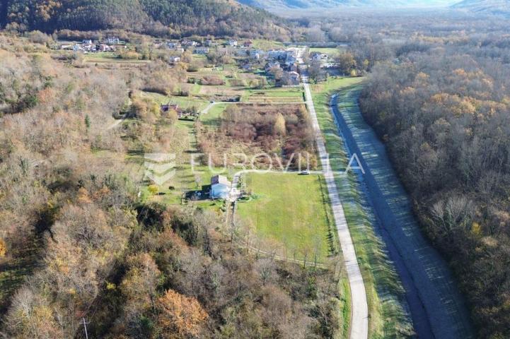 Motovun, Livade, PRILIKA idealno građevinsko zemljište okruženo prirodom