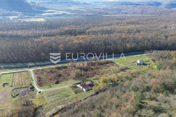 Motovun, Livade, PRILIKA idealno građevinsko zemljište okruženo prirodom
