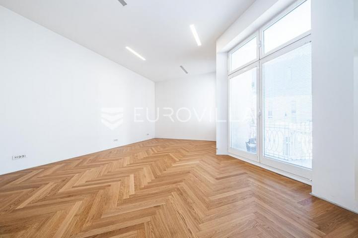 Zagreb, Centar, prekrasan trosoban stan u strogom centru, 124 m2