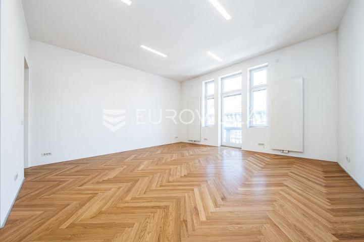 Zagreb, Centar, prekrasan trosoban stan u strogom centru, 124 m2