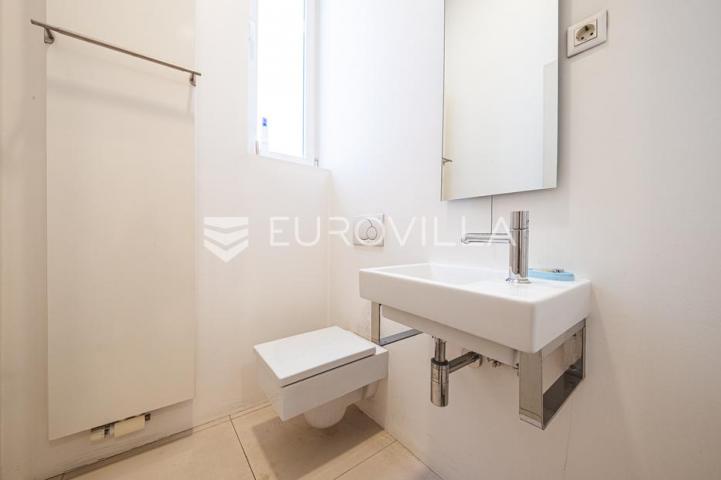 Zagreb, Centar, prekrasan trosoban stan u strogom centru, 124 m2
