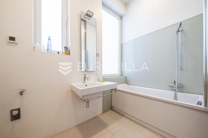 Zagreb, Centar, prekrasan trosoban stan u strogom centru, 124 m2