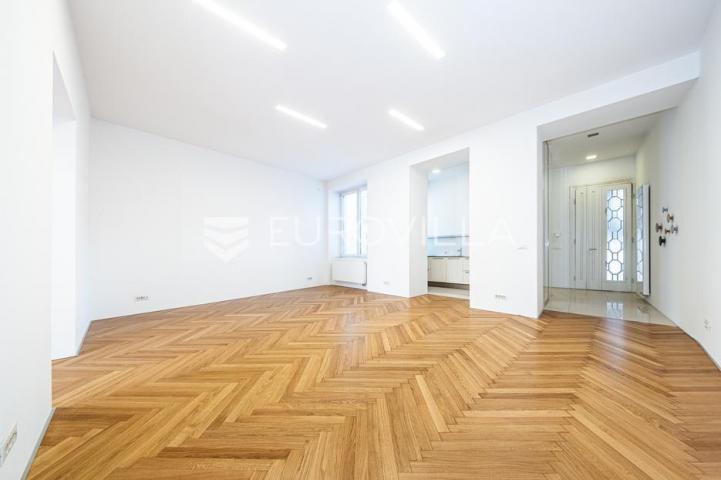 Zagreb, Centar, prekrasan trosoban stan u strogom centru, 124 m2