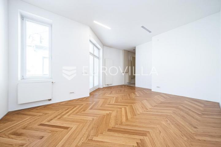 Zagreb, Centar, prekrasan trosoban stan u strogom centru, 124 m2