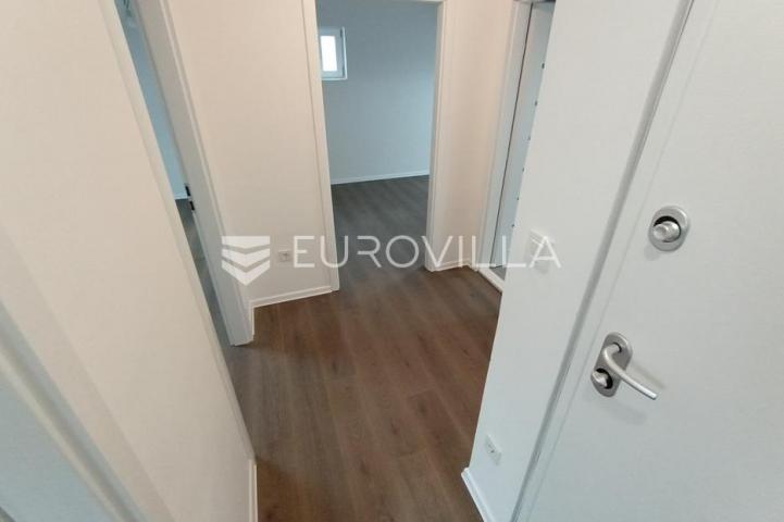 Split, Brda, potpuno renoviran trosoban stan